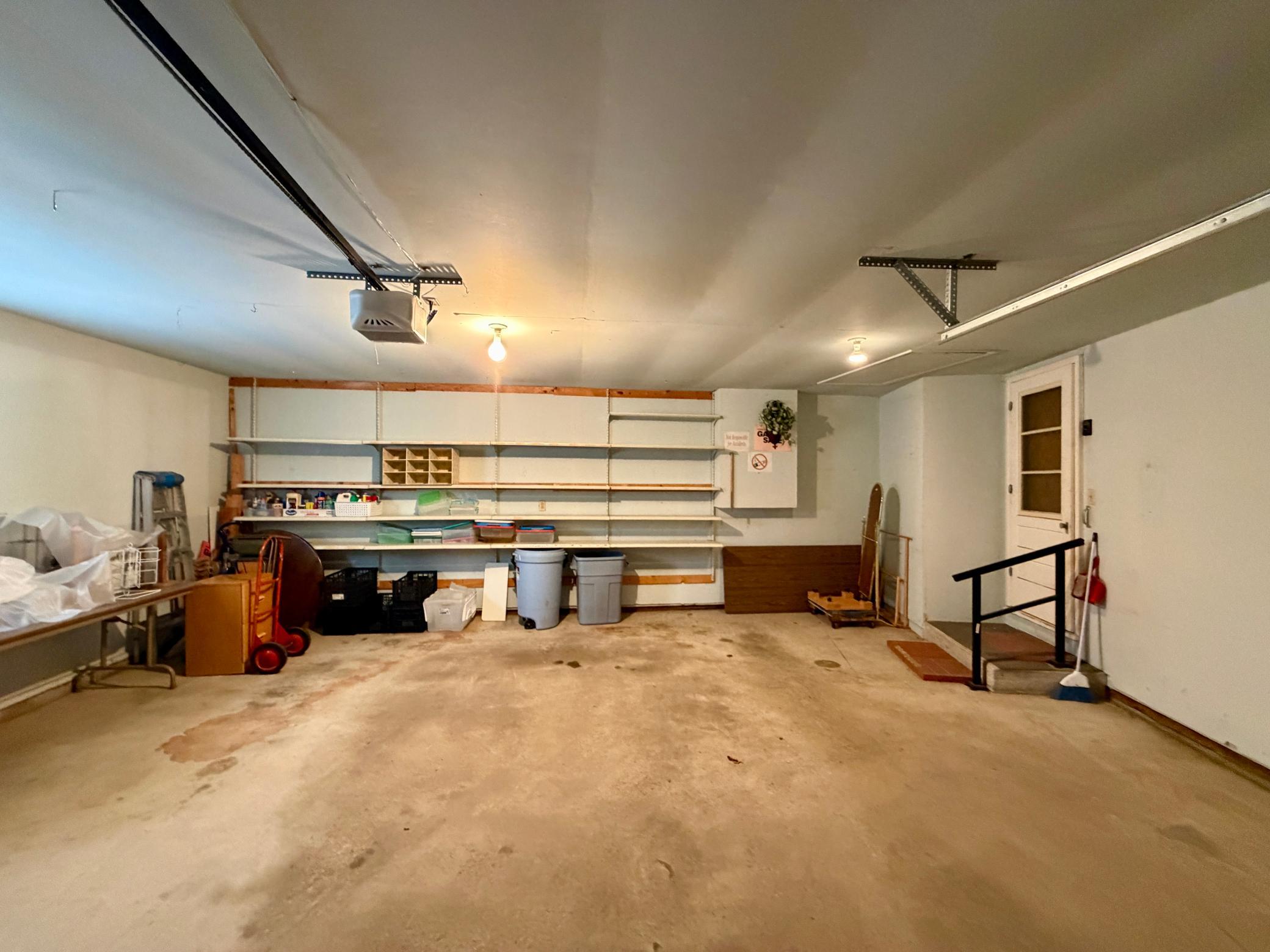 1111 Elm Cove Property Photo 5