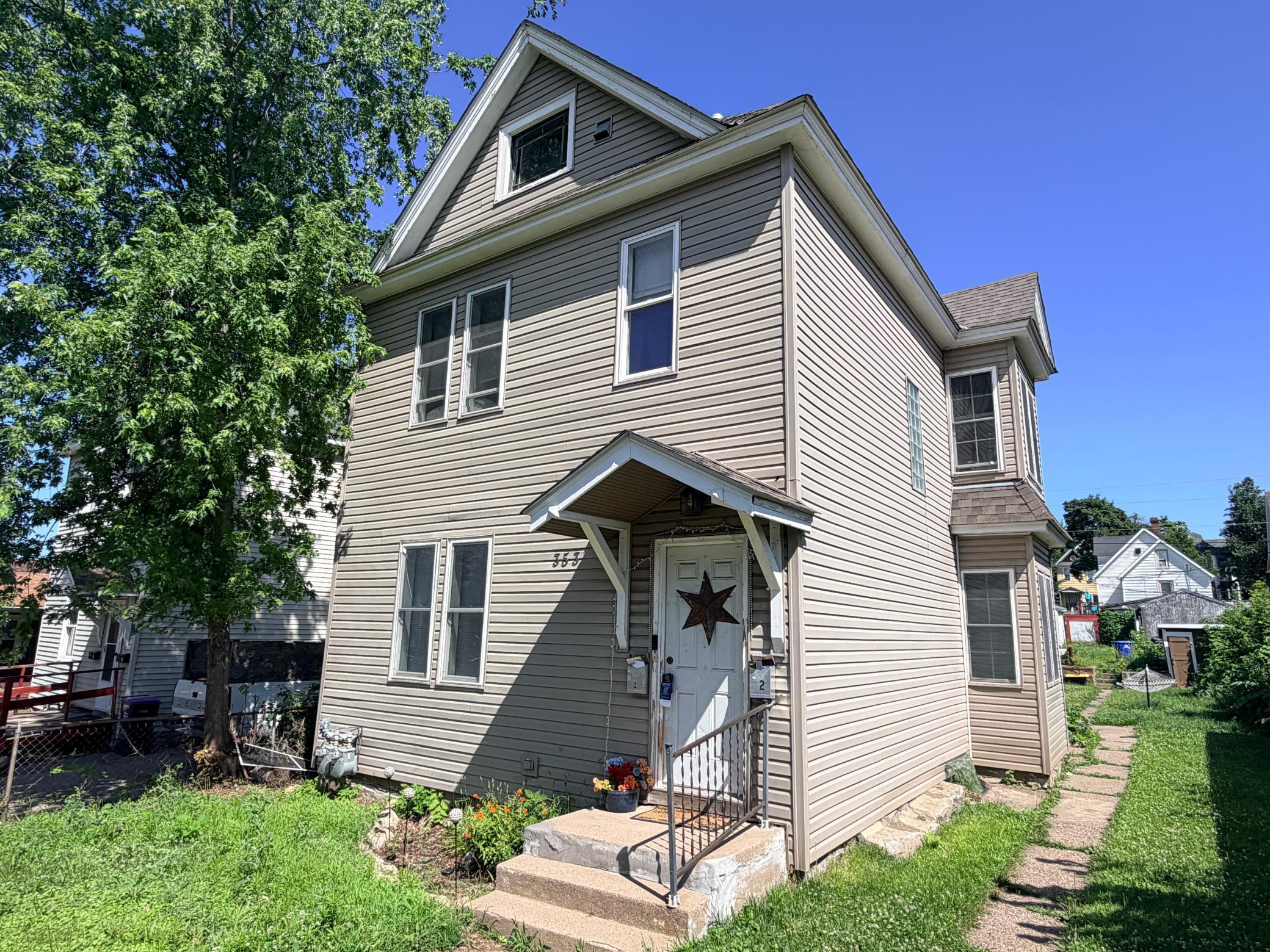 353 Lawson Avenue E