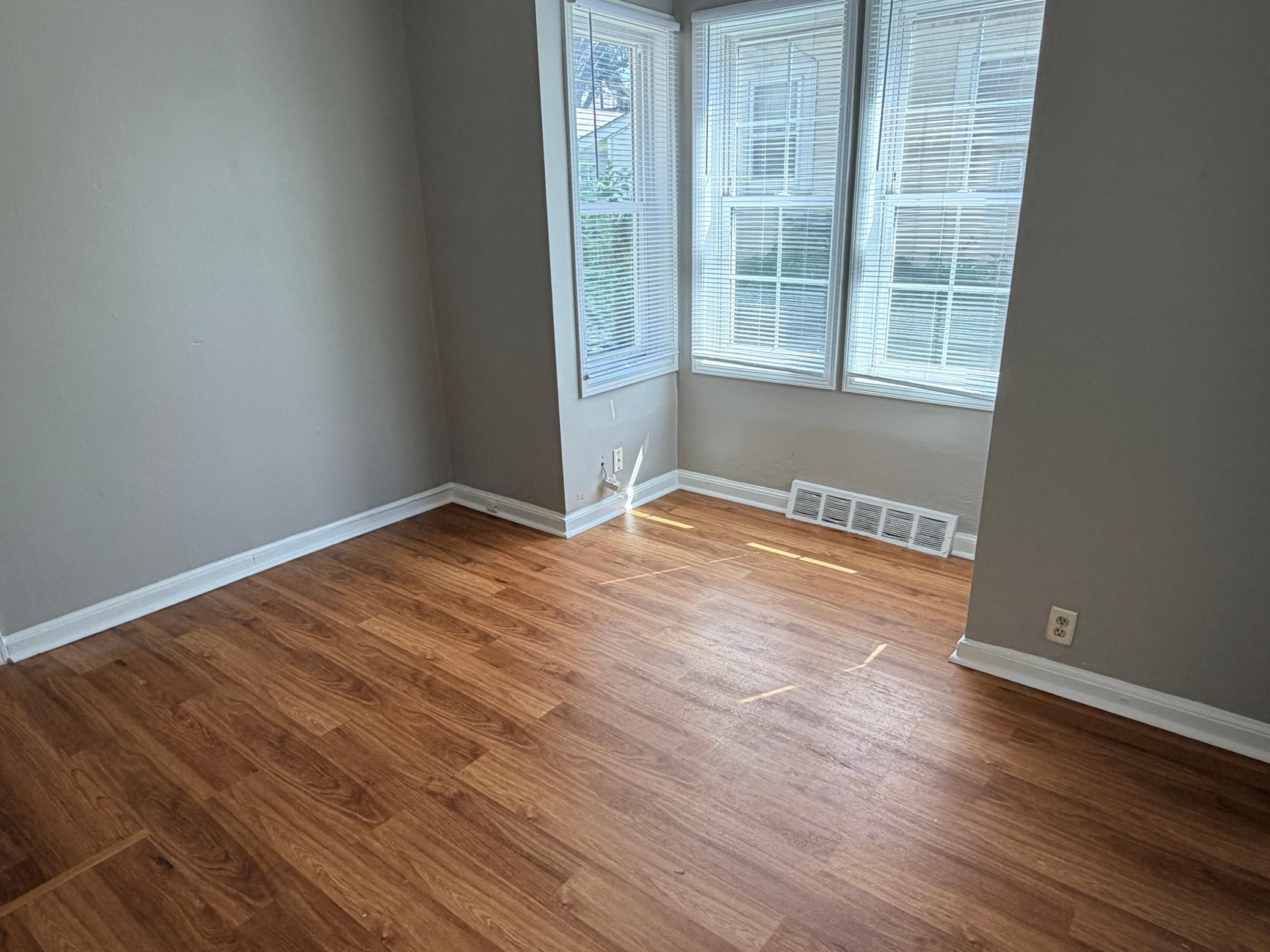 353 Lawson Avenue E Property Photo 4