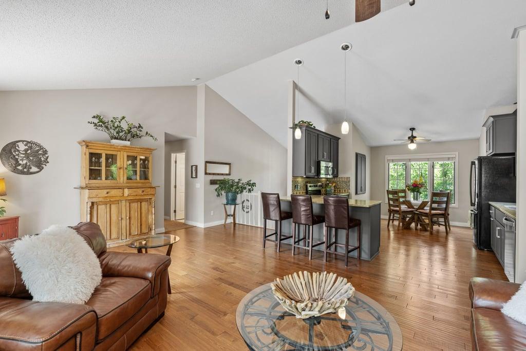 1957 Park Ridge Drive Property Photo 6