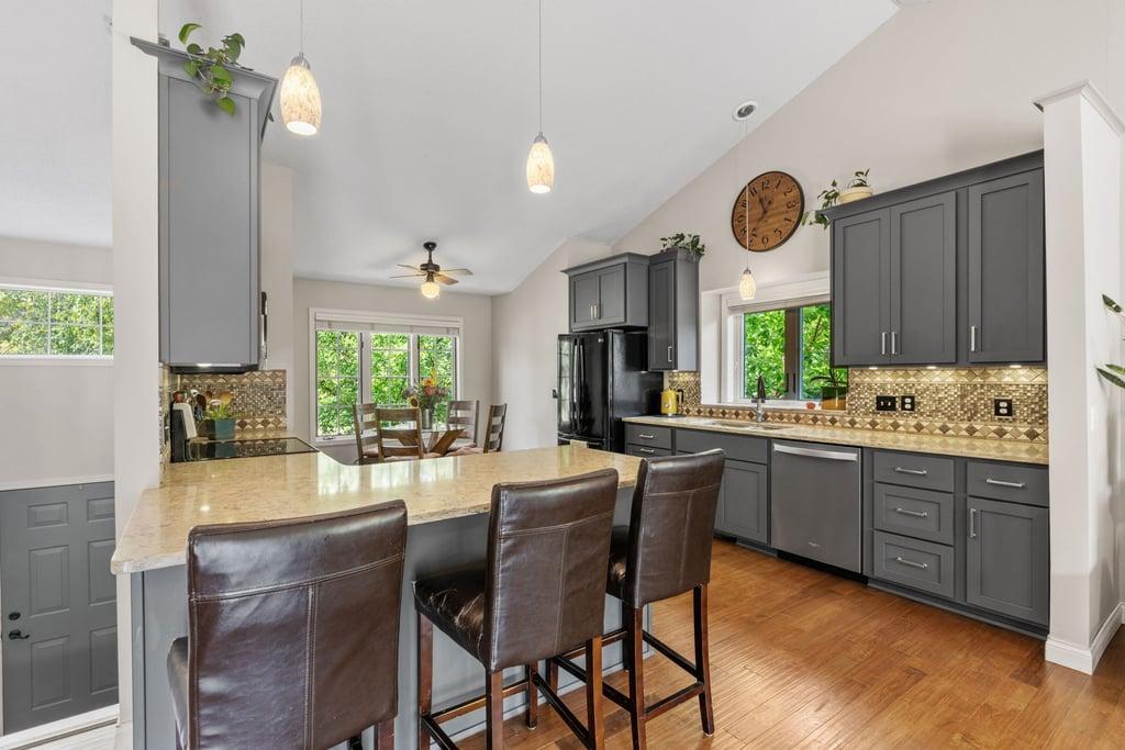 1957 Park Ridge Drive Property Photo 8