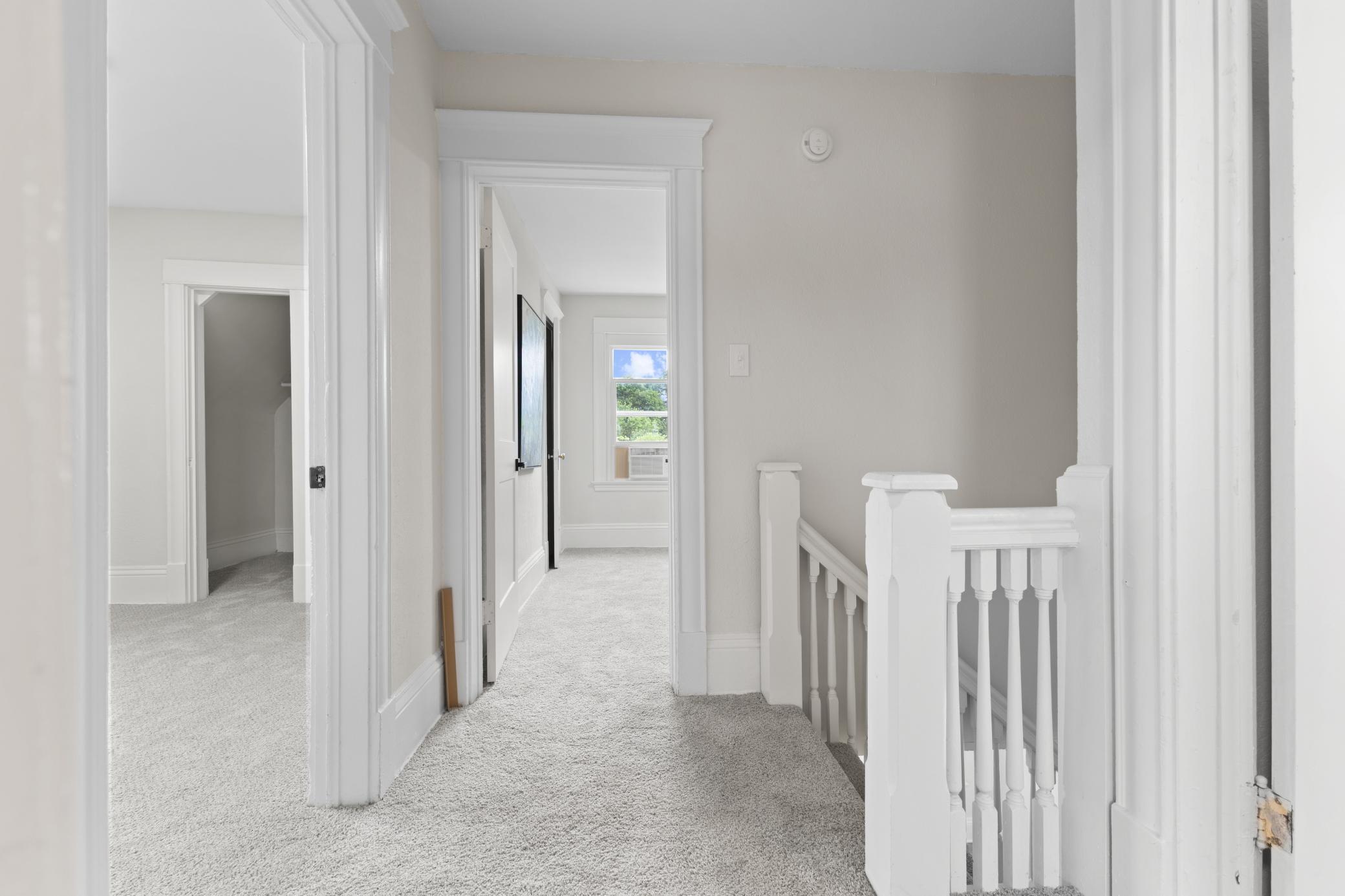 413 Knox Avenue N Property Photo 19