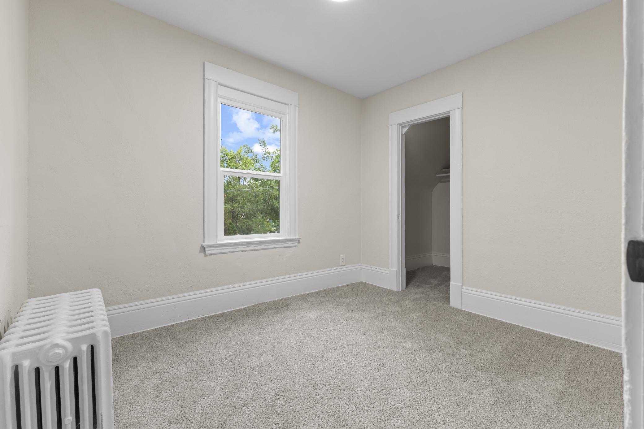 413 Knox Avenue N Property Photo 20