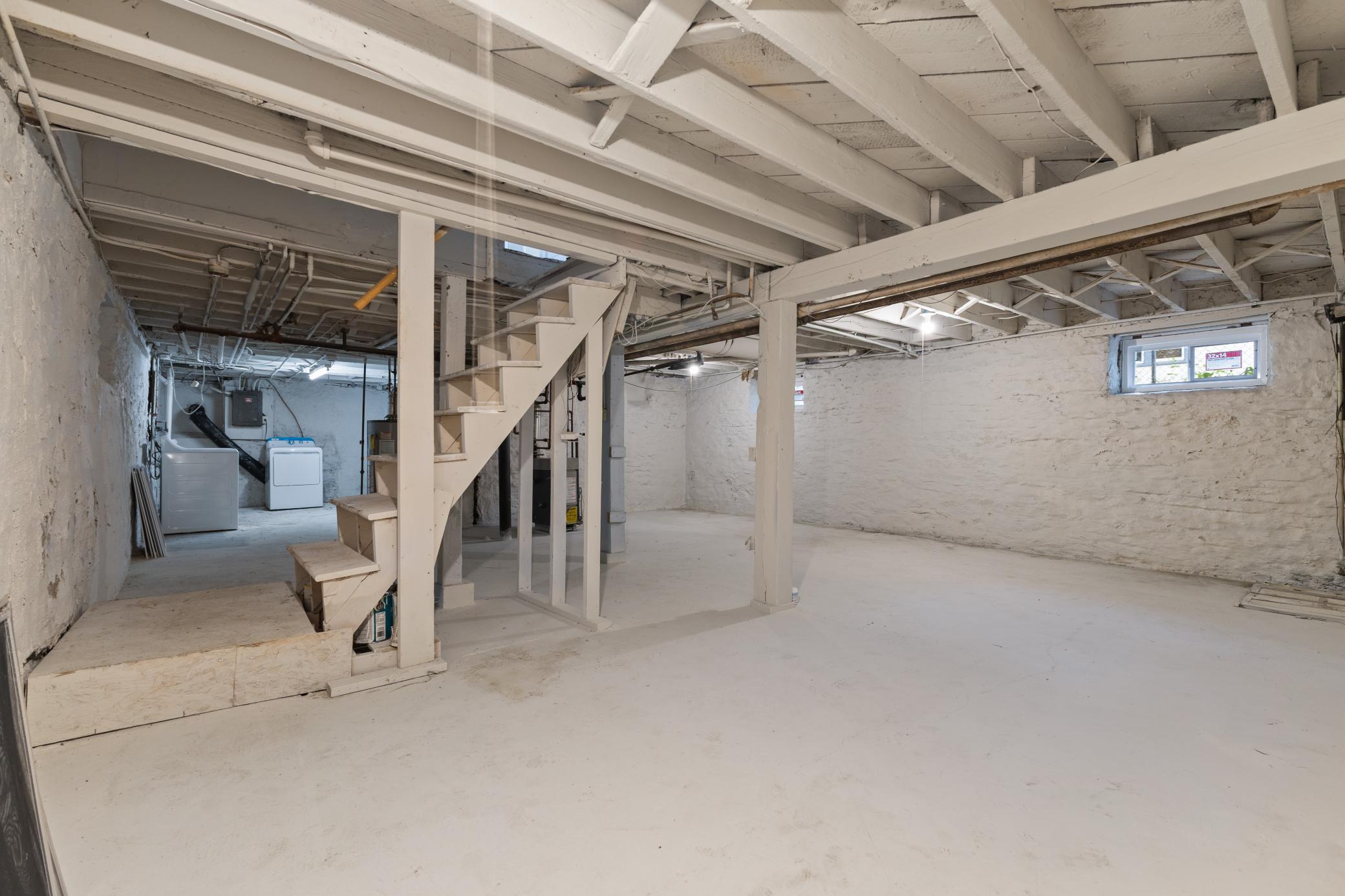 413 Knox Avenue N Property Photo 23