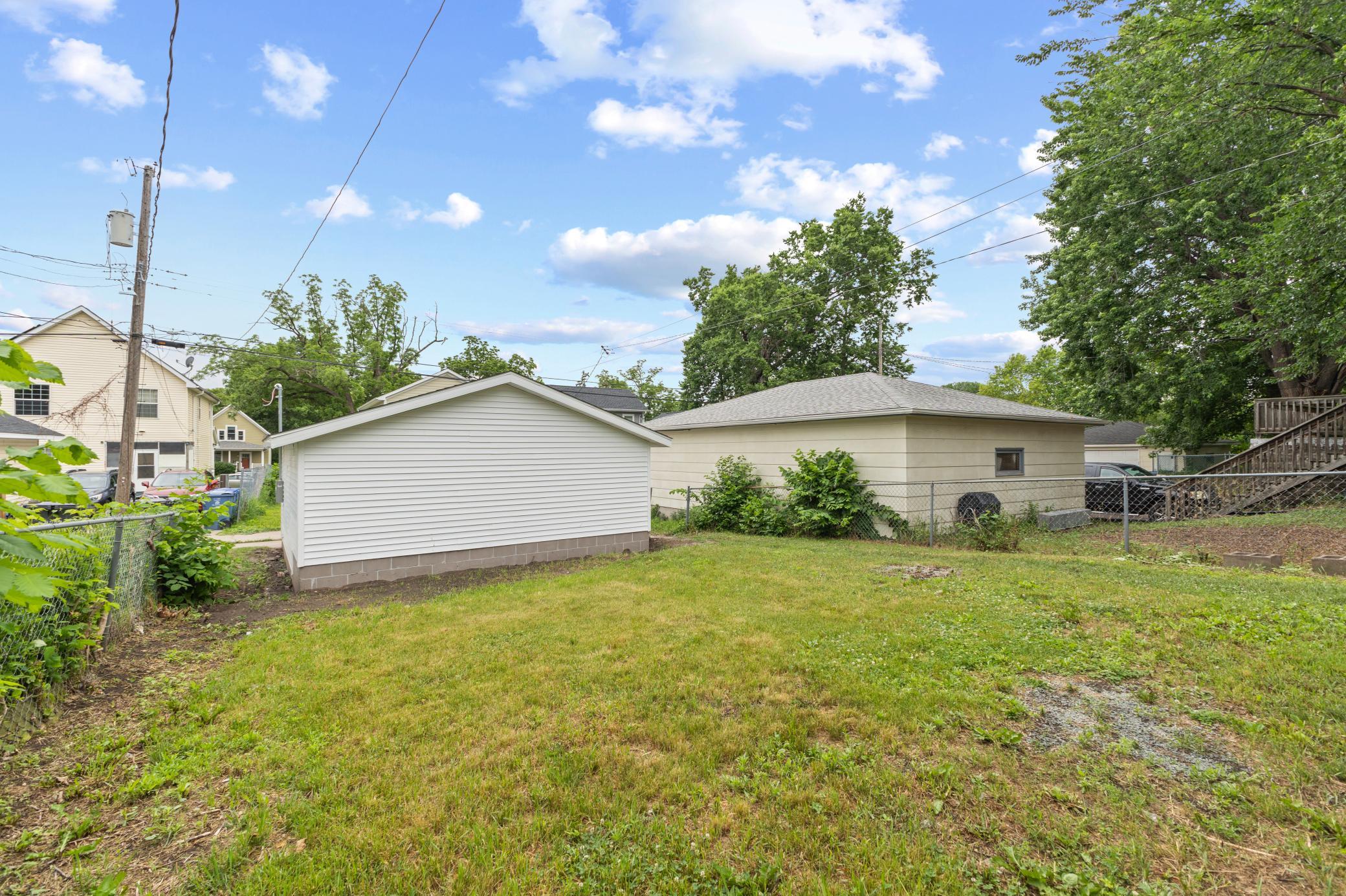 413 Knox Avenue N Property Photo 28