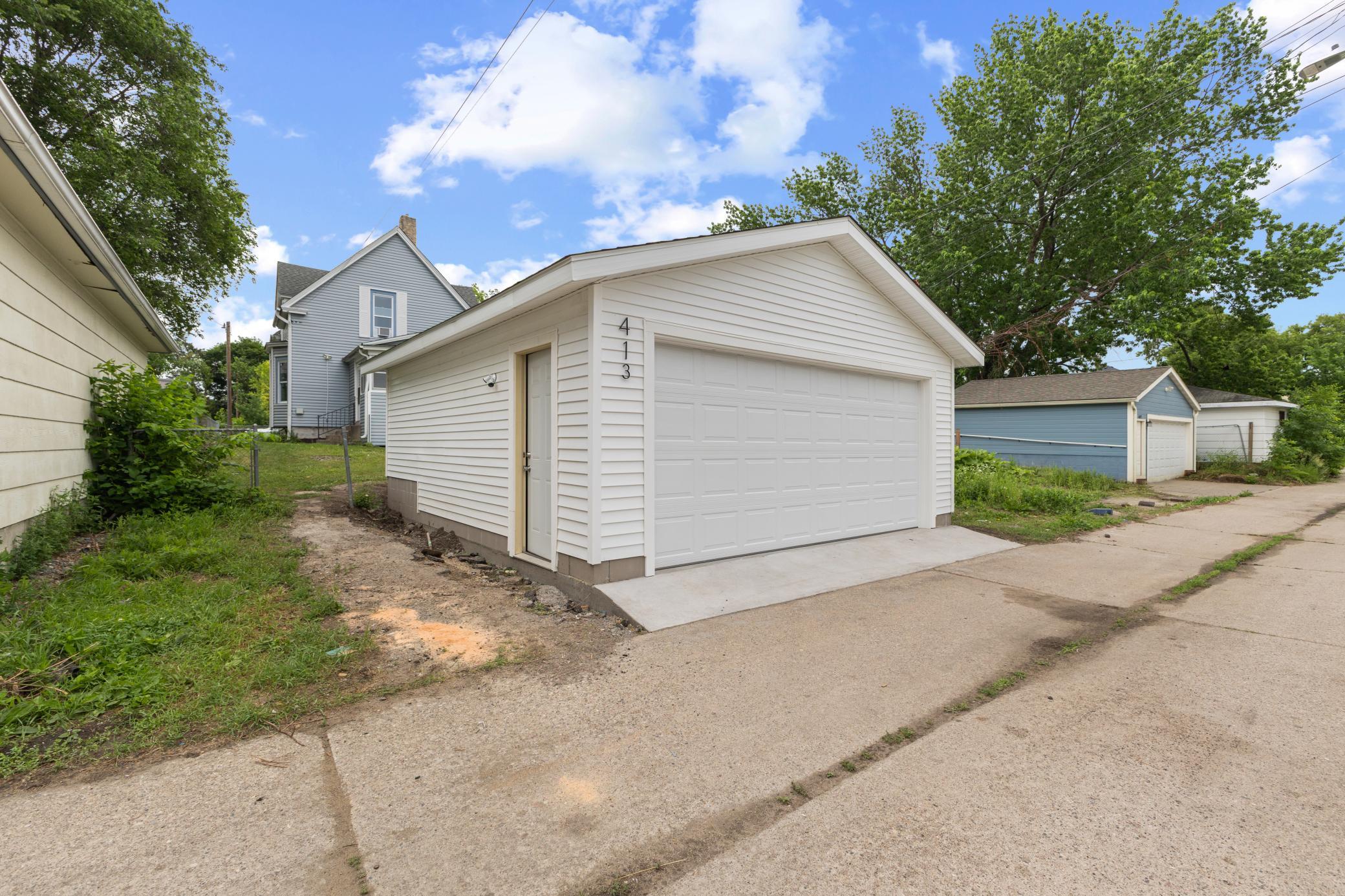 413 Knox Avenue N Property Photo 29