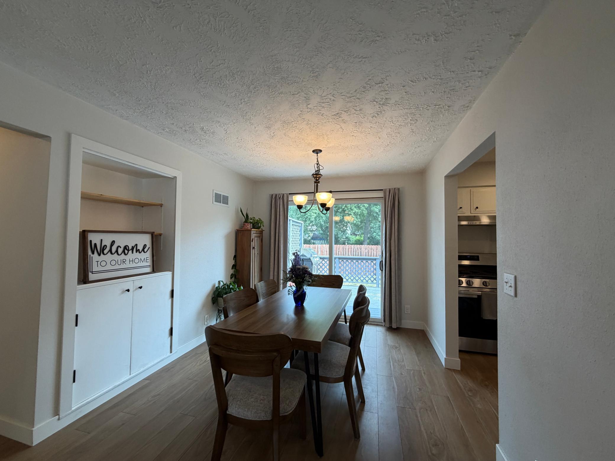209 E Barck Avenue Property Photo 6