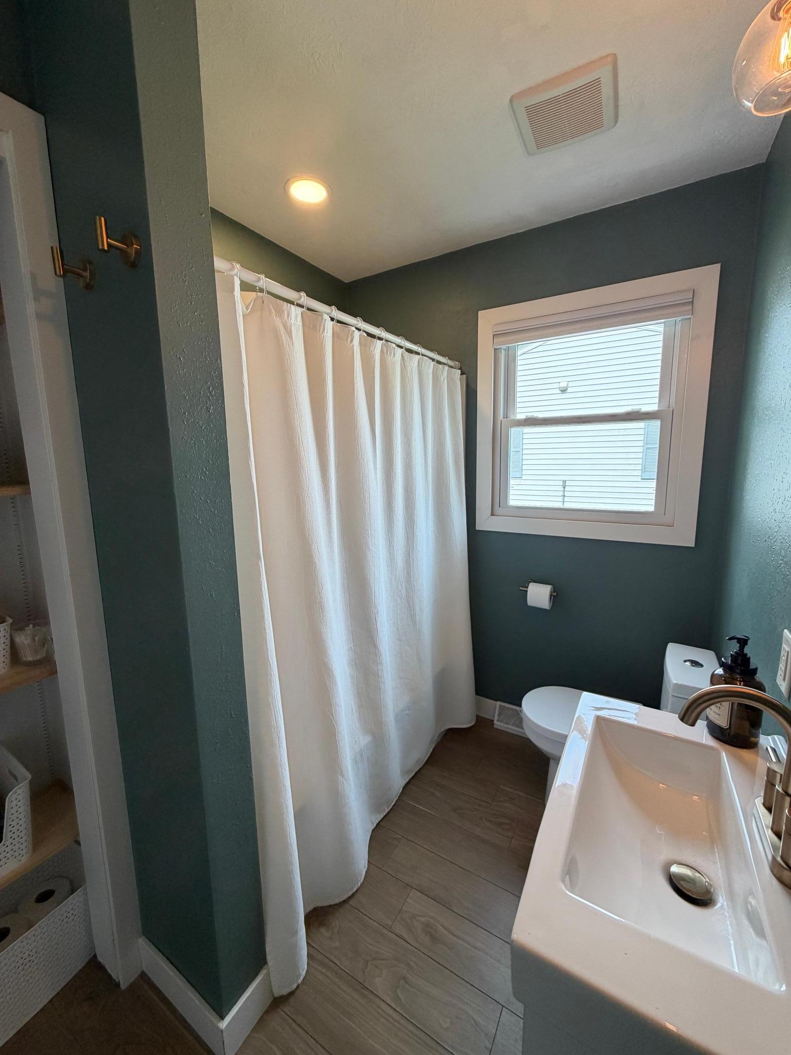 209 E Barck Avenue Property Photo 17