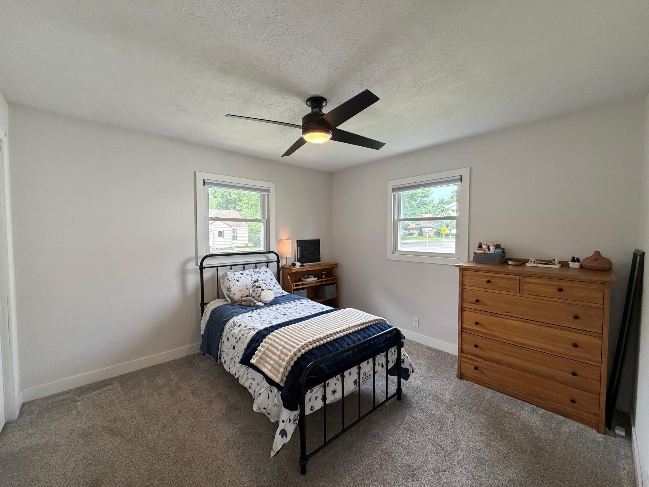 209 E Barck Avenue Property Photo 18