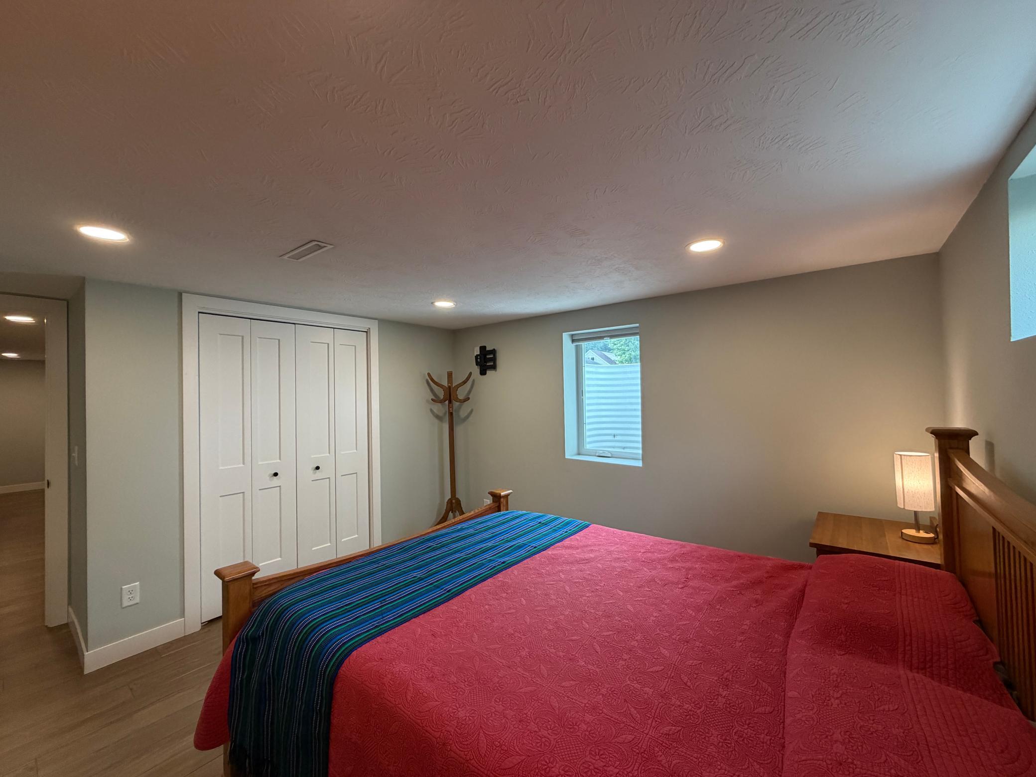 209 E Barck Avenue Property Photo 27