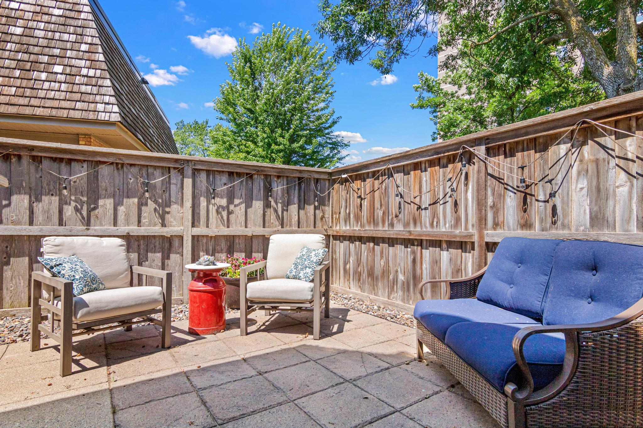 6487 Barrie Road Property Photo 6