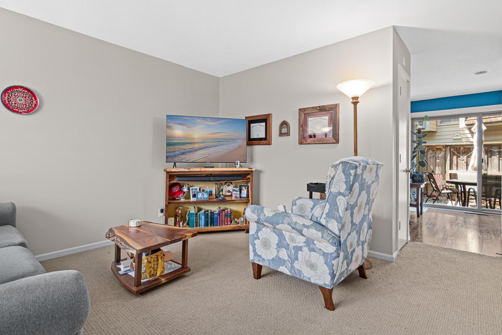 6487 Barrie Road Property Photo 11