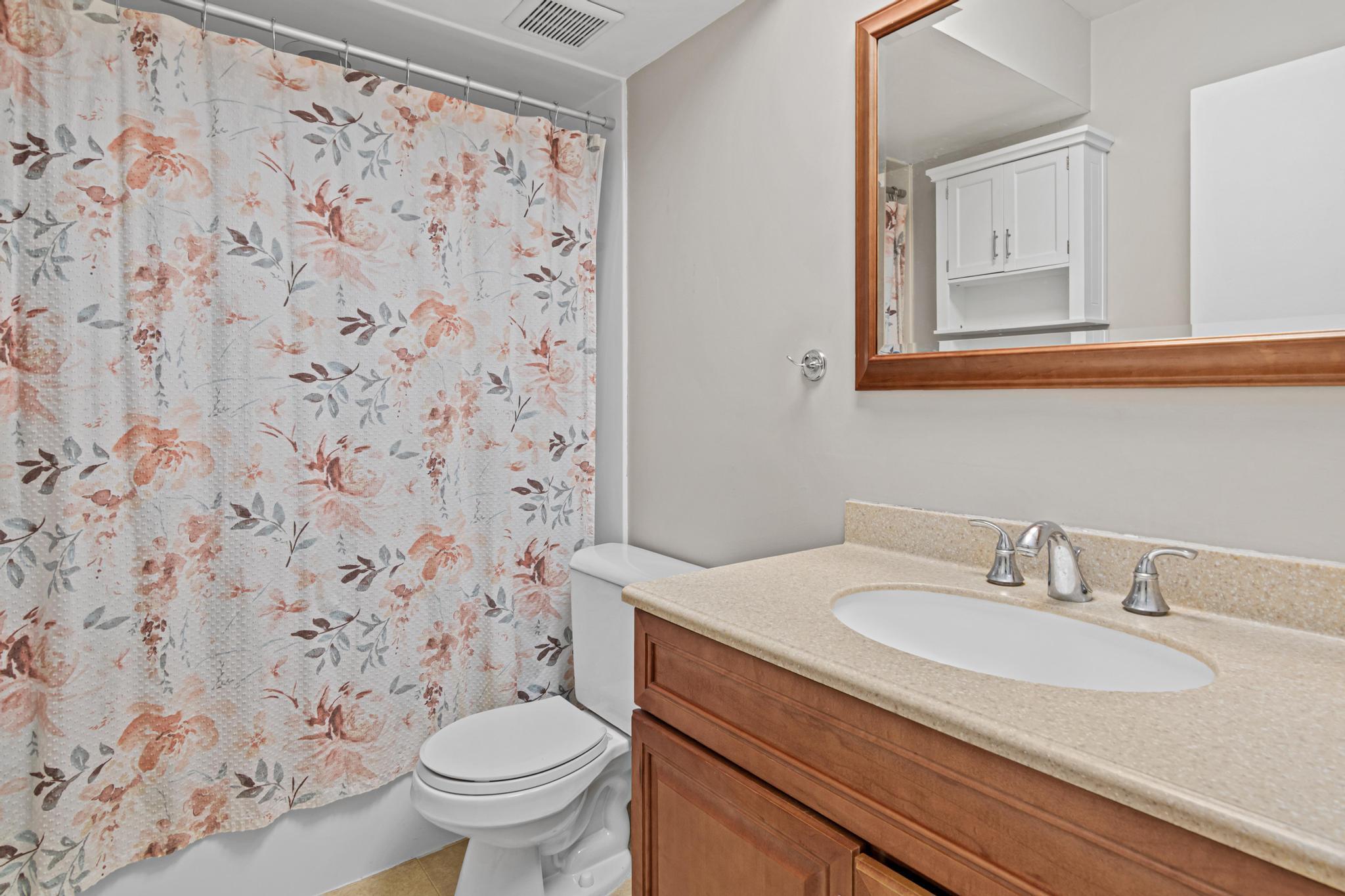 6487 Barrie Road Property Photo 15