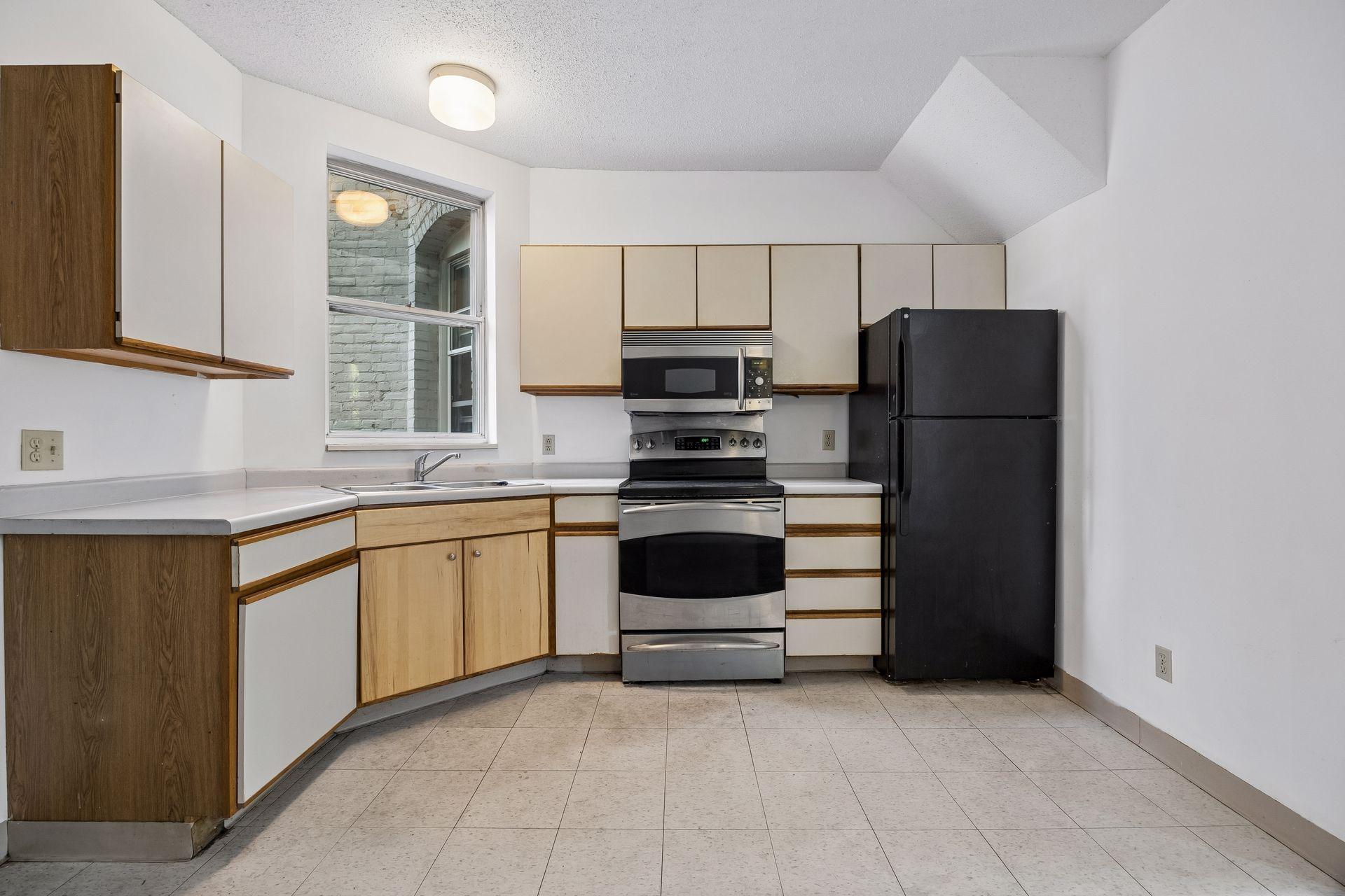 1816 S 5th Street B Property Photo 8