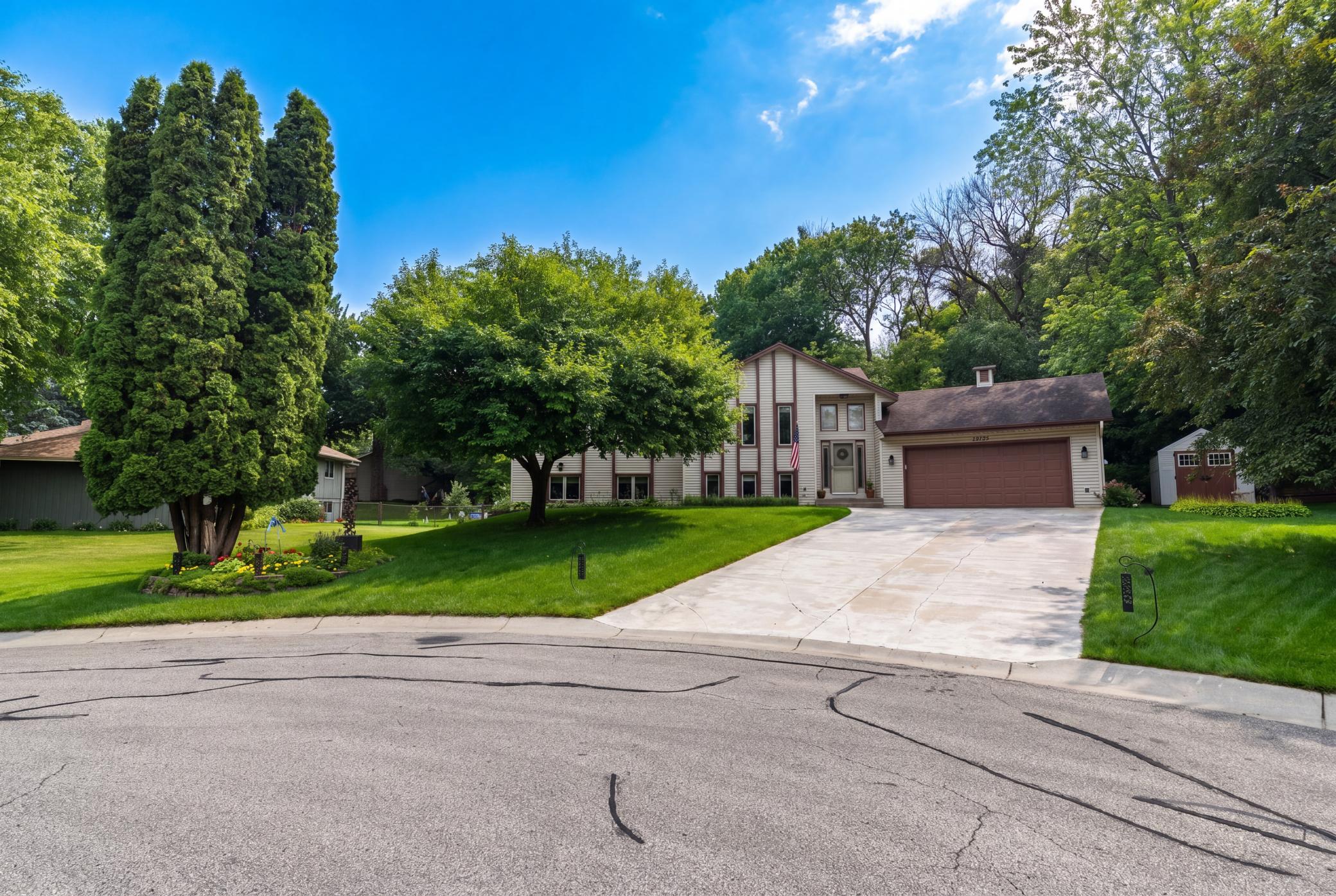 19135 Maple Leaf Drive