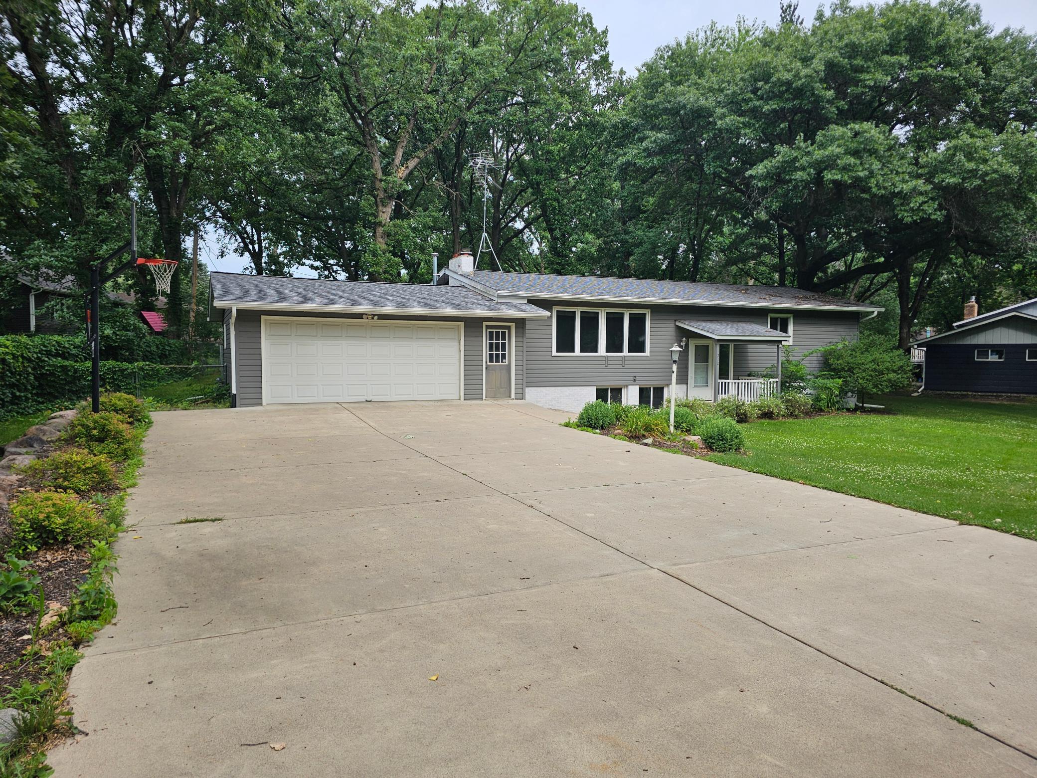 212 8th Avenue N Property Photo 1