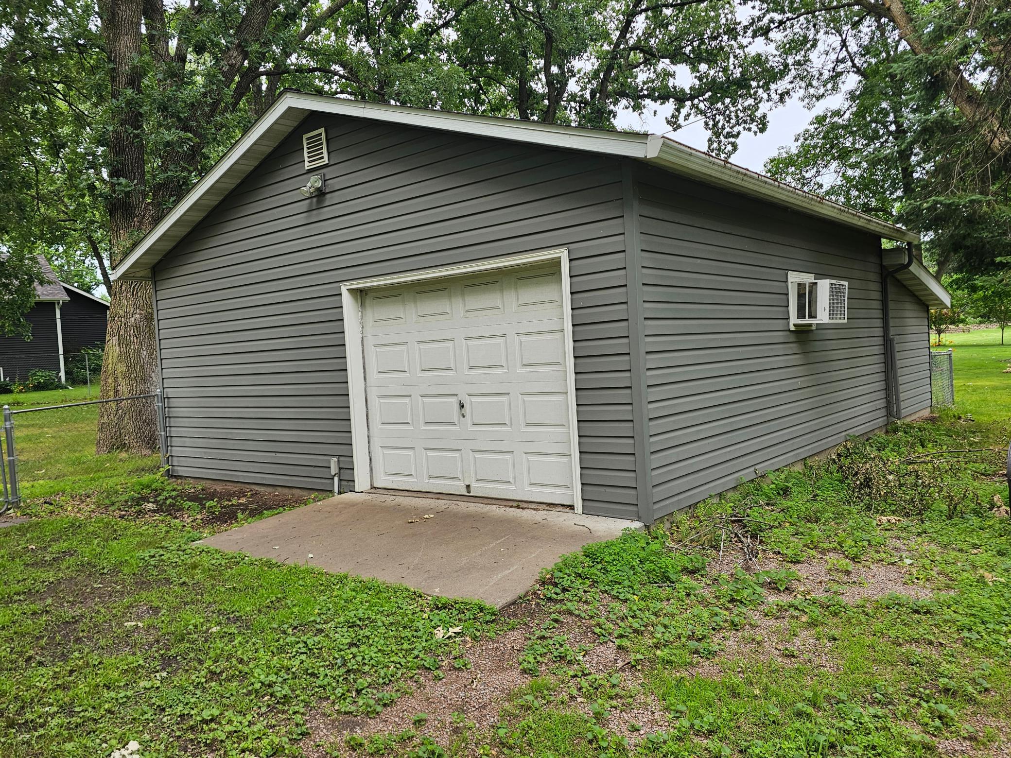 212 8th Avenue N Property Photo 9
