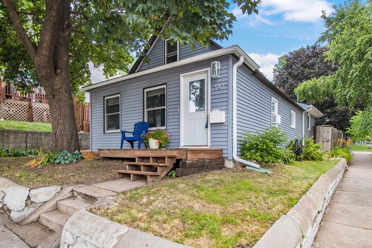 147 Lawson Avenue E Property Photo 1