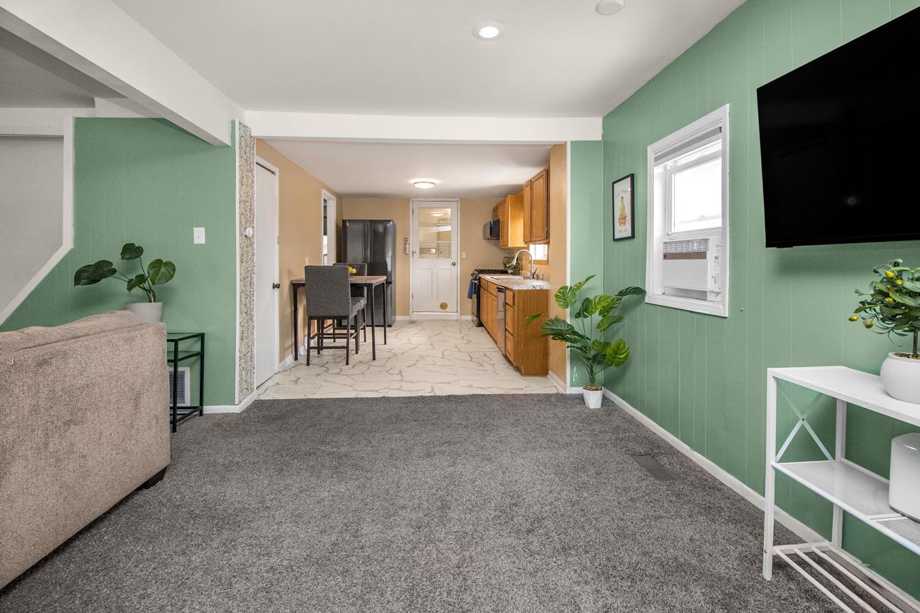 147 Lawson Avenue E Property Photo 7