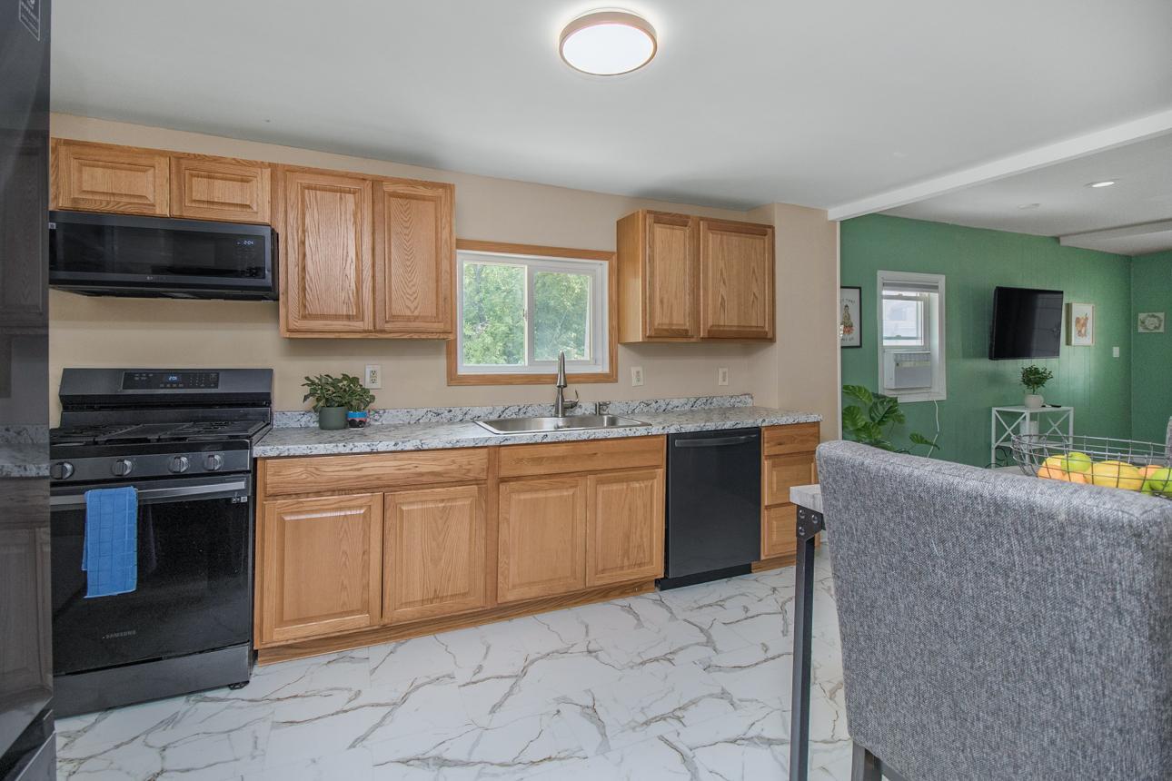 147 Lawson Avenue E Property Photo 15