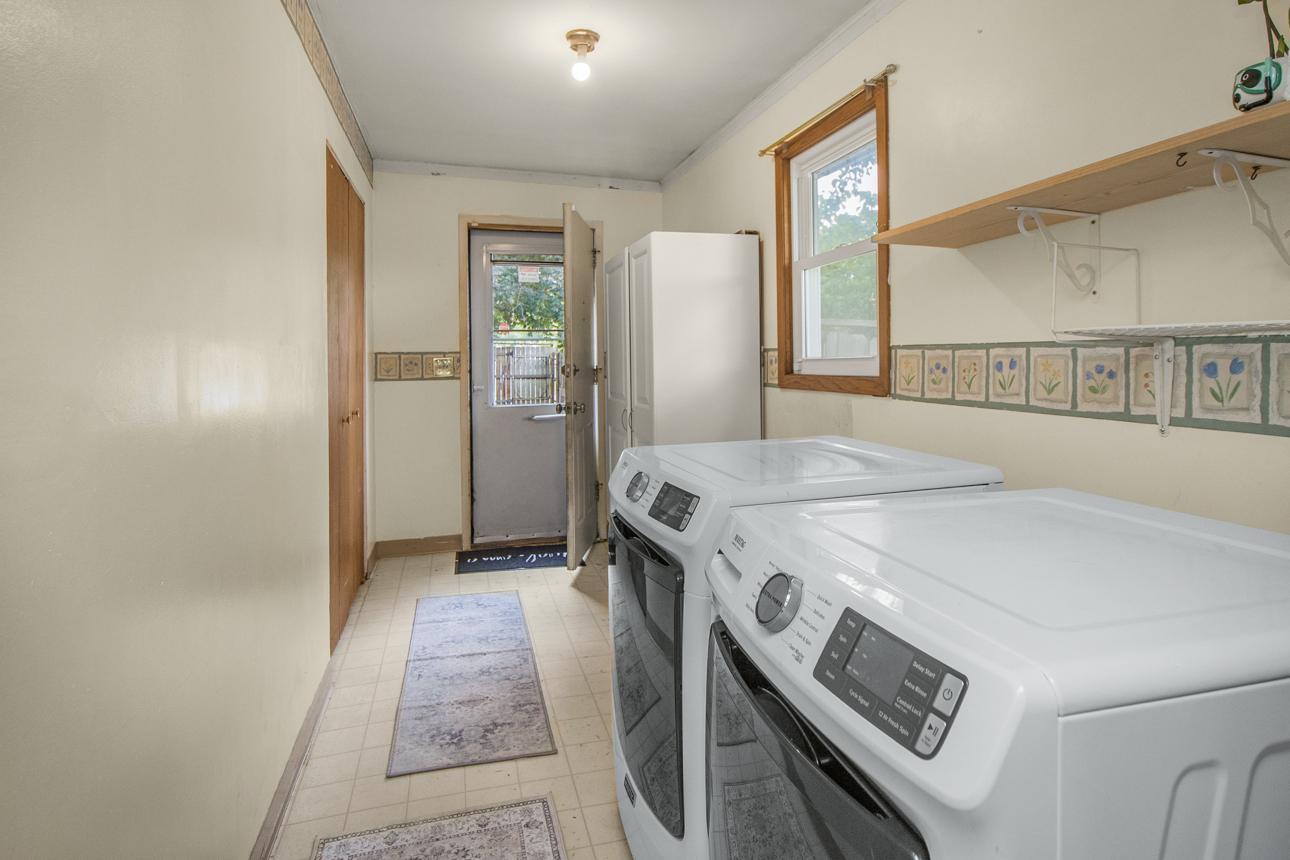 147 Lawson Avenue E Property Photo 25