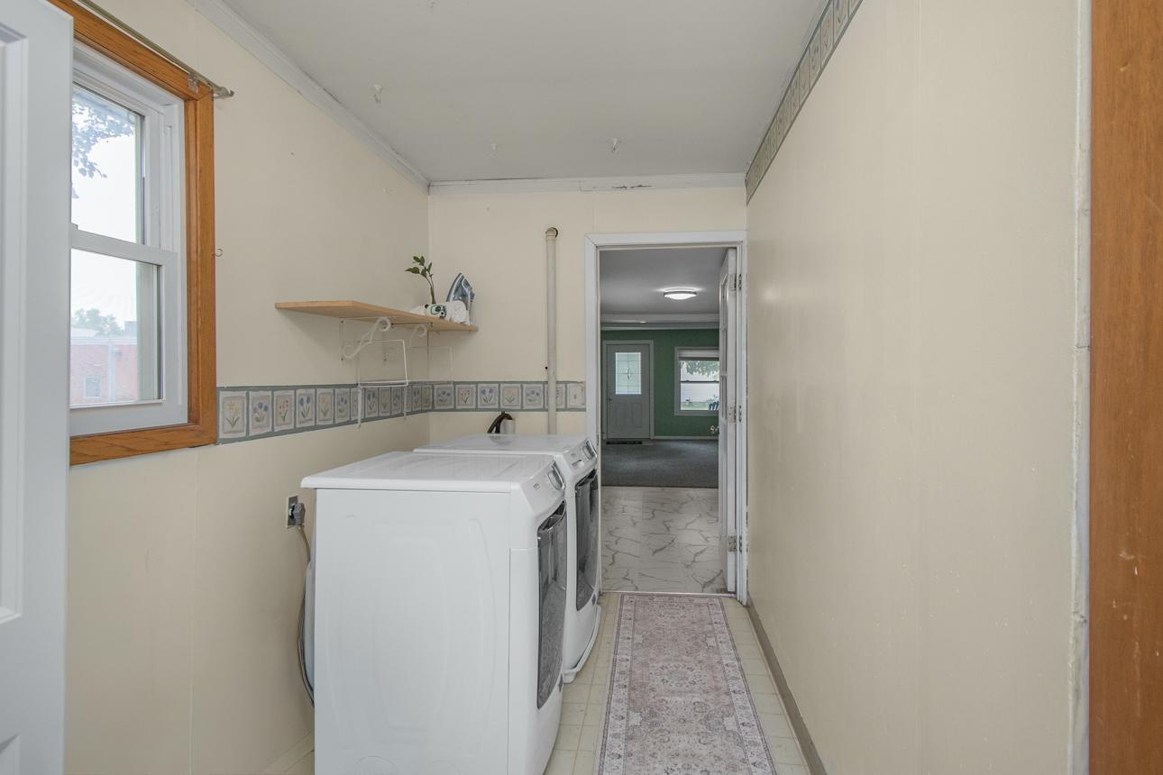147 Lawson Avenue E Property Photo 26