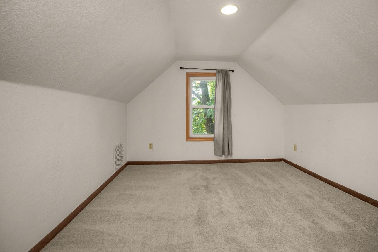 147 Lawson Avenue E Property Photo 29
