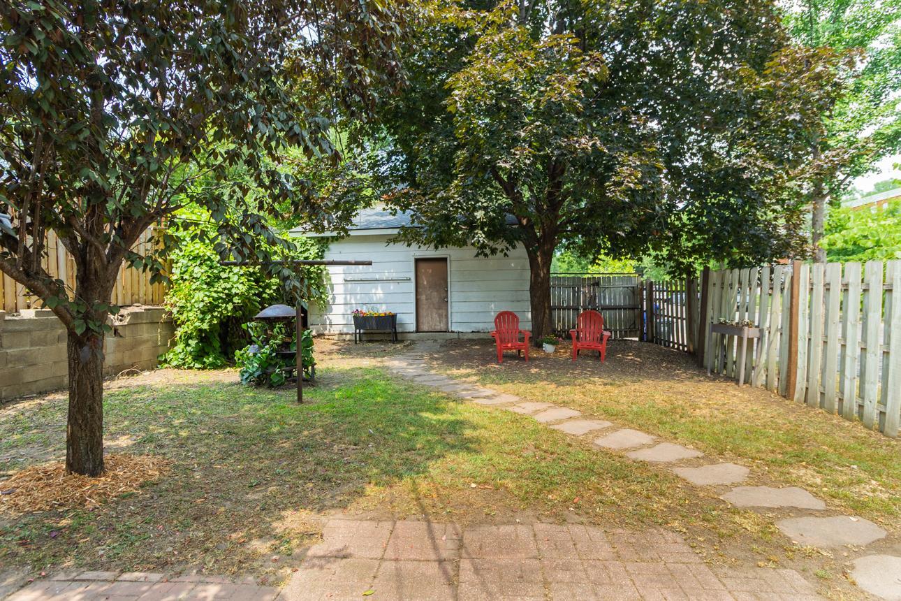 147 Lawson Avenue E Property Photo 33