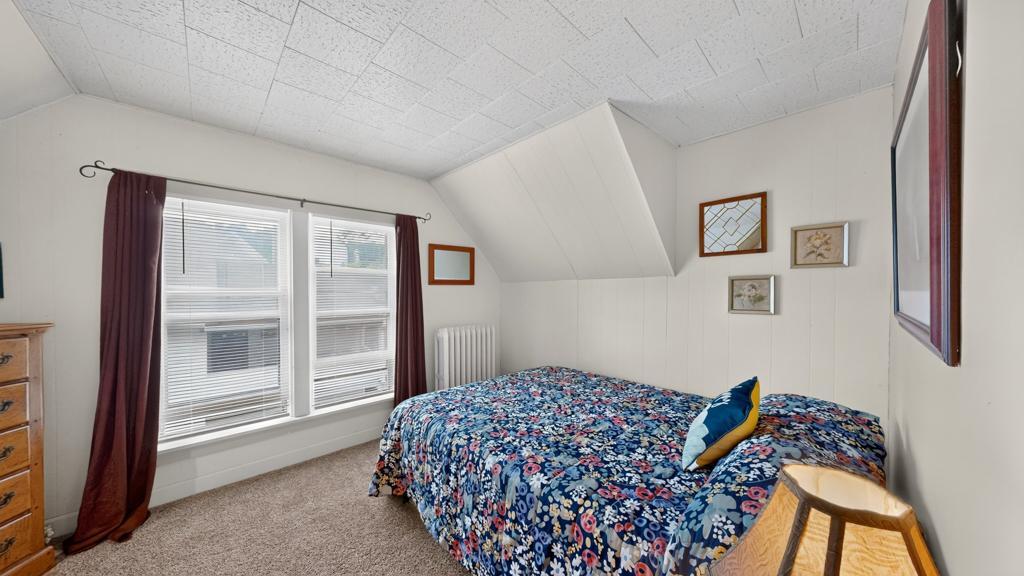 105 Kenilworth Avenue N Property Photo 27