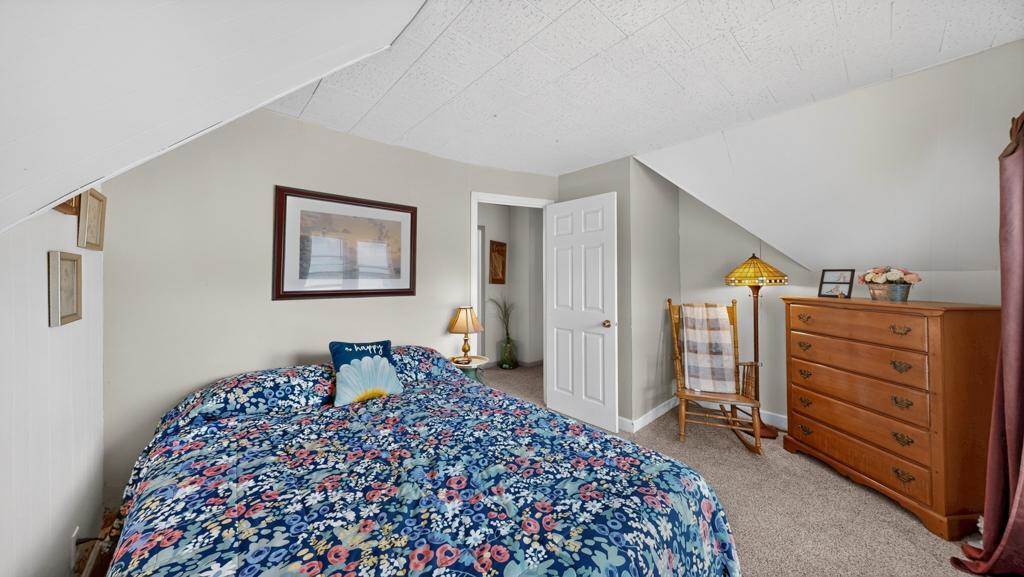 105 Kenilworth Avenue N Property Photo 28