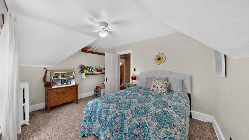 105 Kenilworth Avenue N Property Photo 30