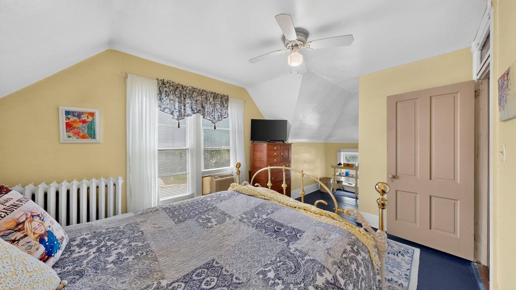 105 Kenilworth Avenue N Property Photo 32