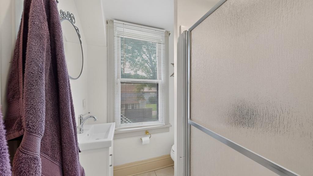 105 Kenilworth Avenue N Property Photo 33