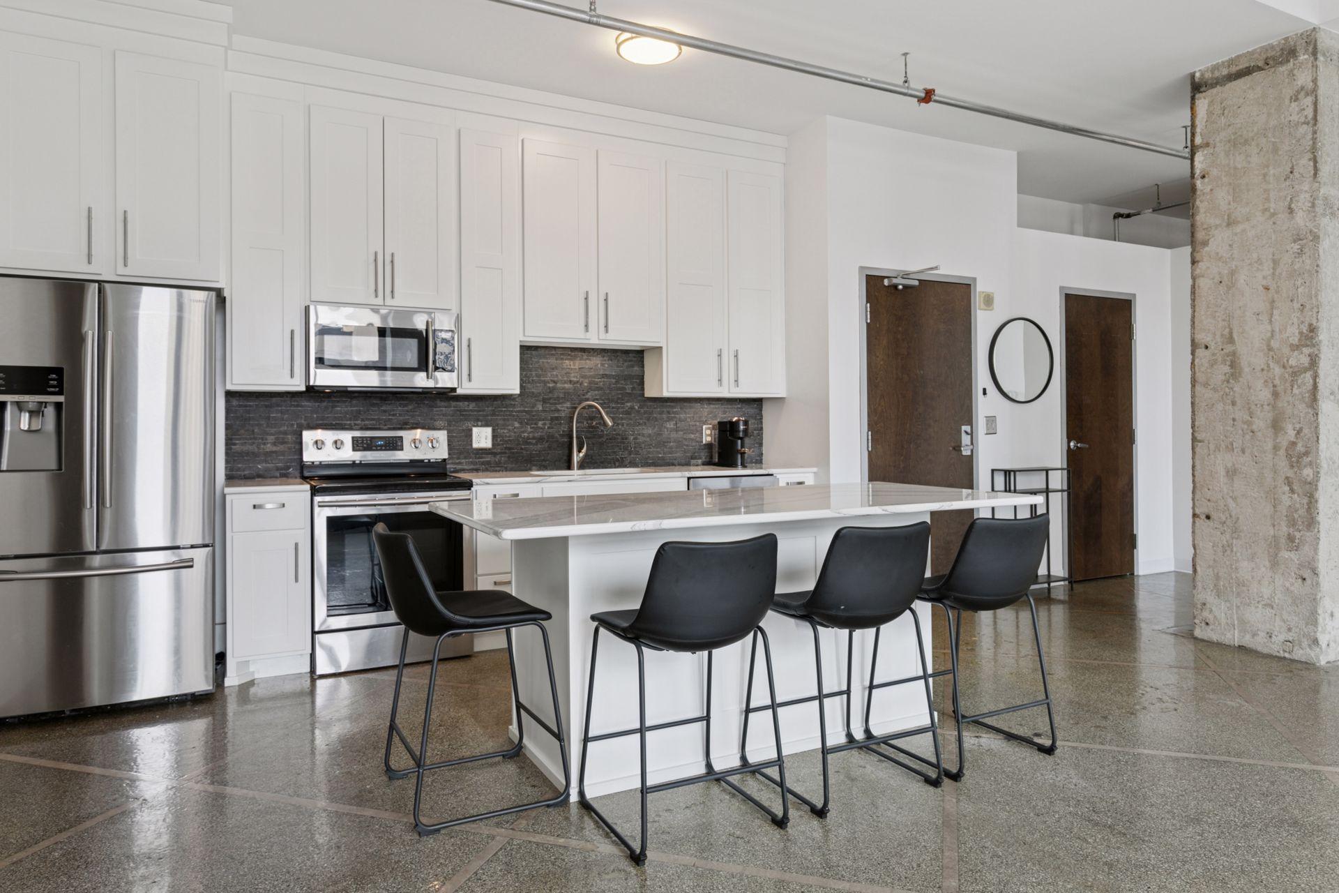 350 Saint Peter Street 908 Property Photo 1