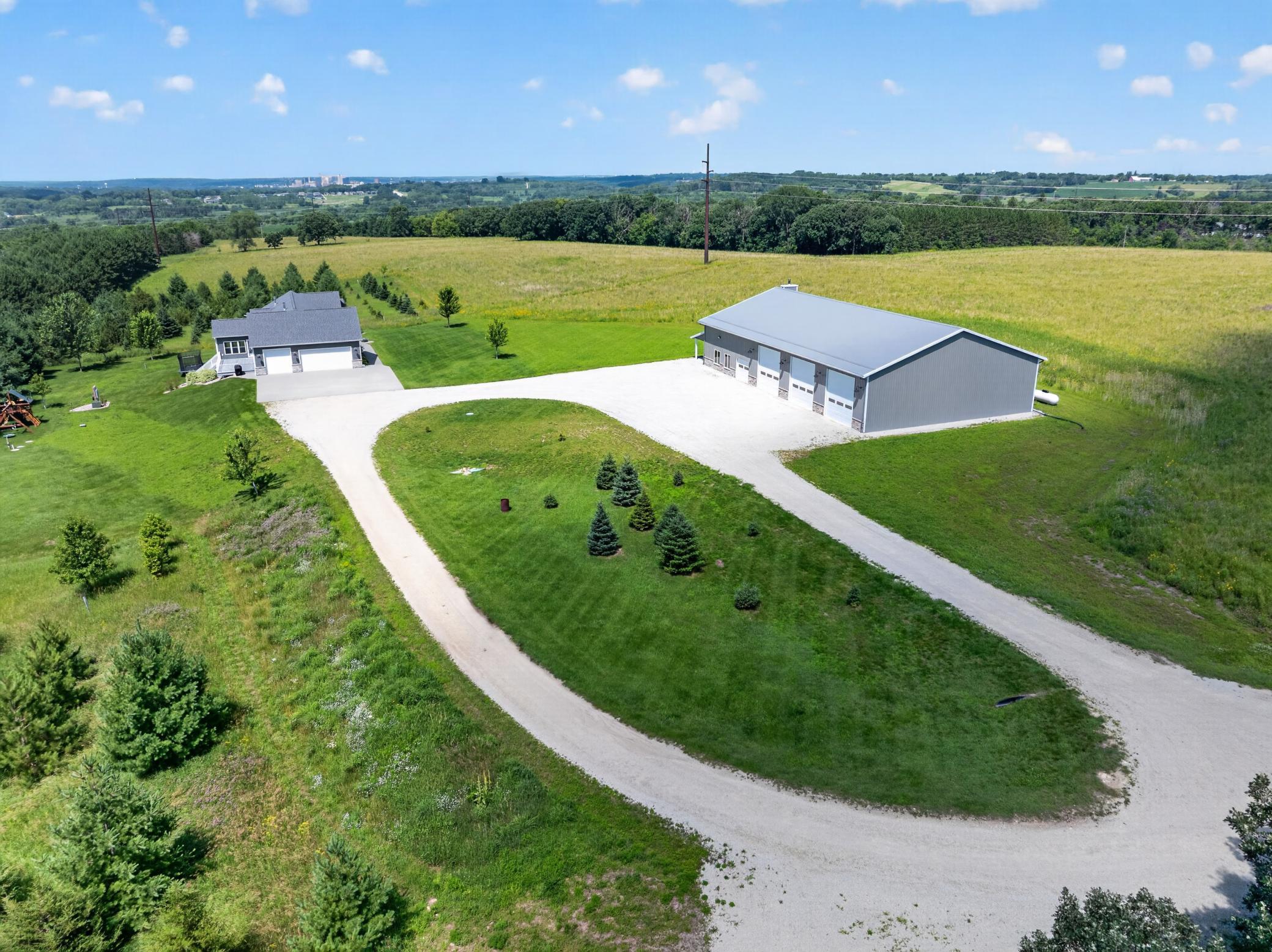 5490 College View Road E Property Photo 2