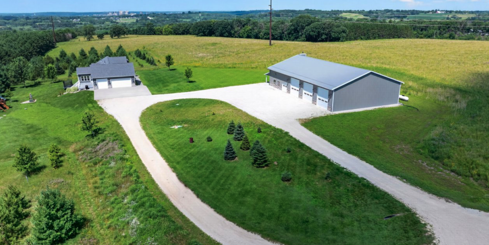 5490 College View Road E Property Photo 4