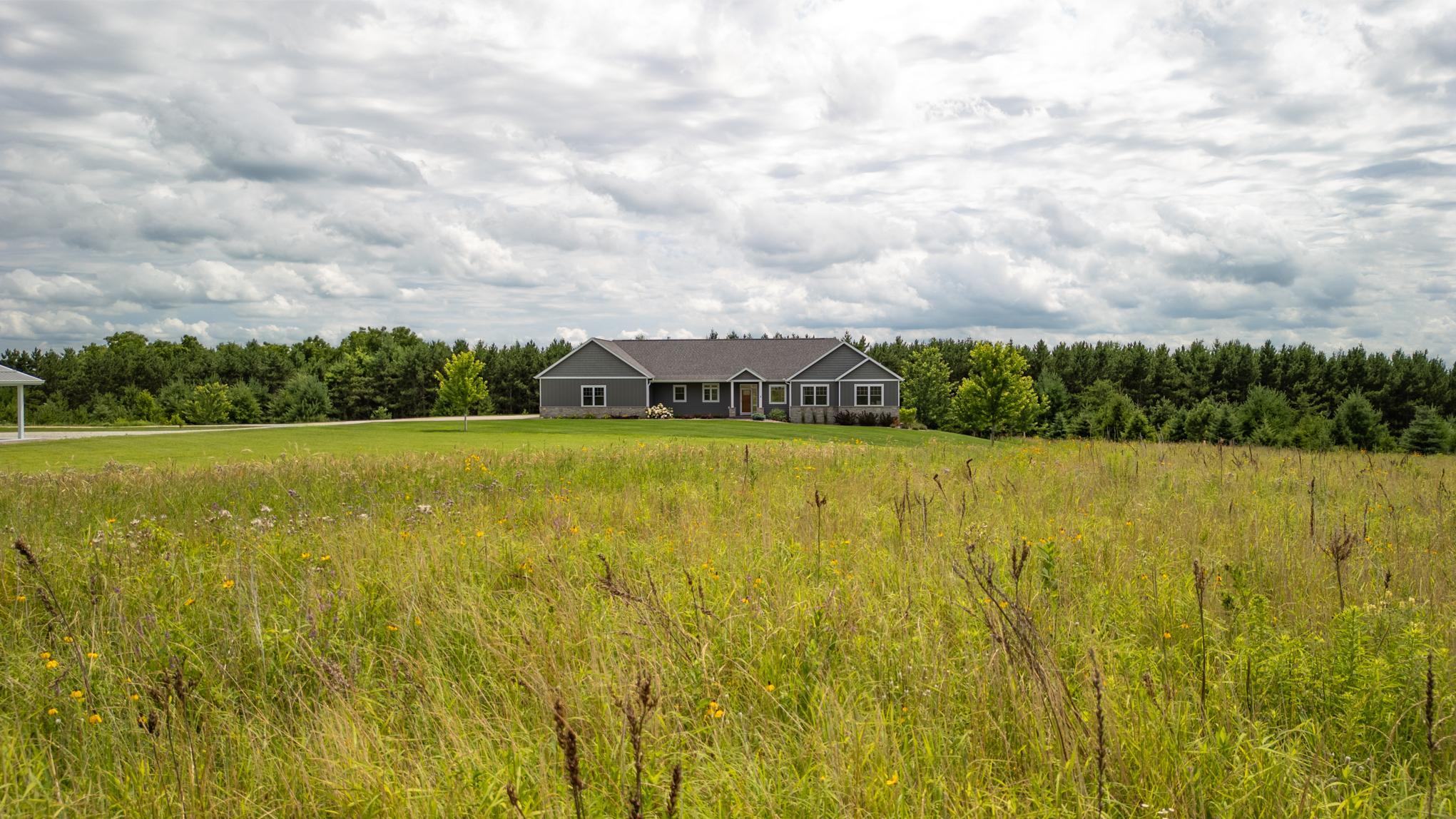 5490 College View Road E Property Photo 7
