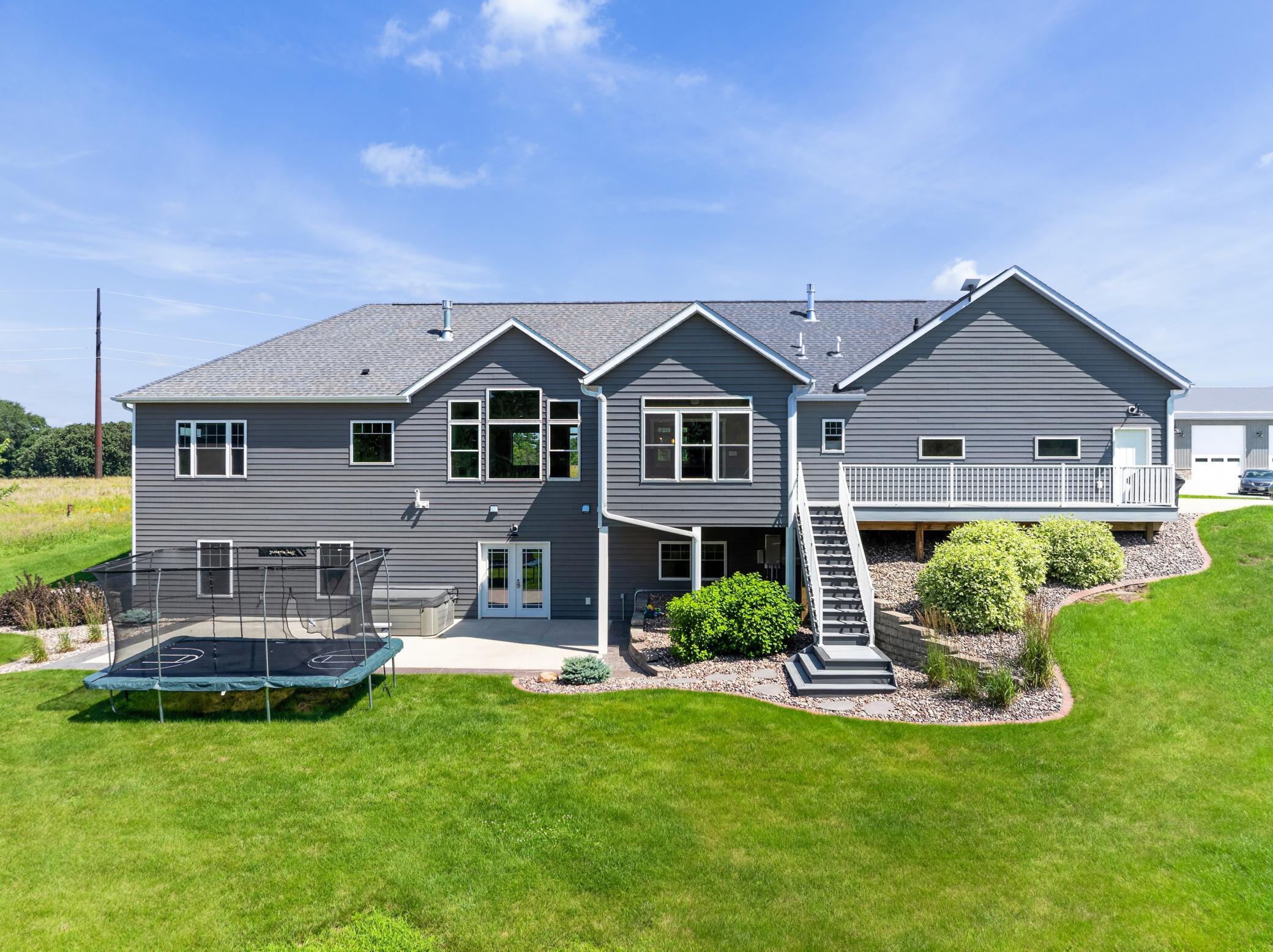 5490 College View Road E Property Photo 11