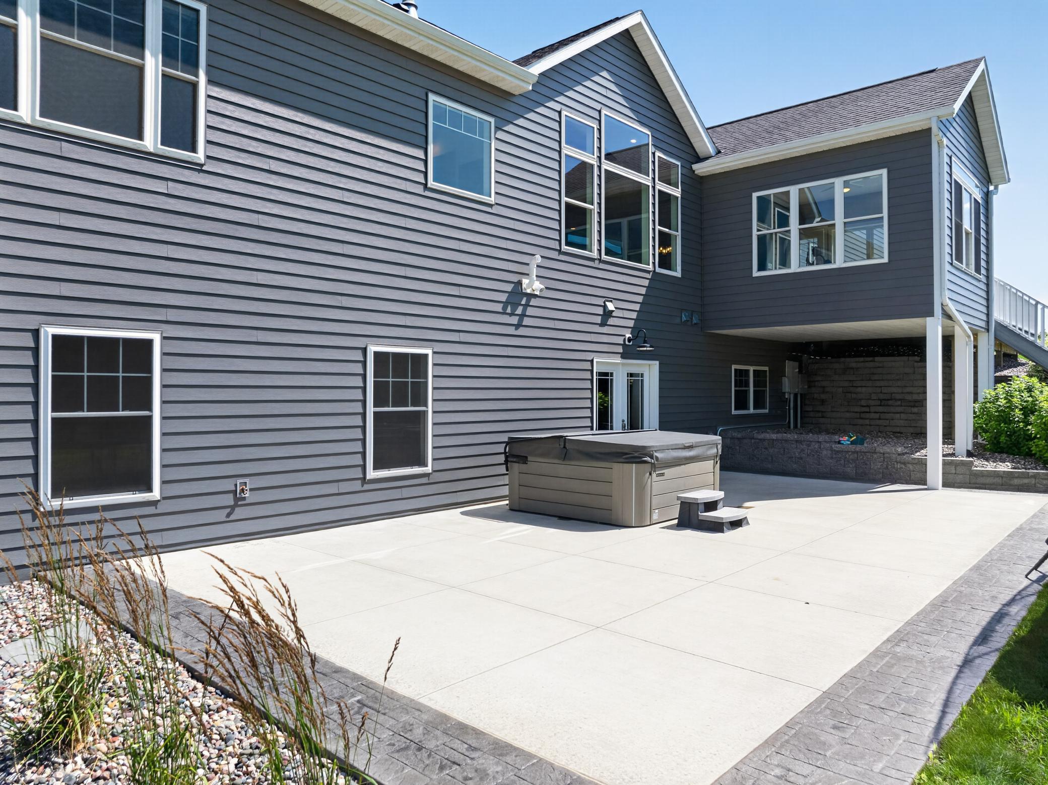 5490 College View Road E Property Photo 14