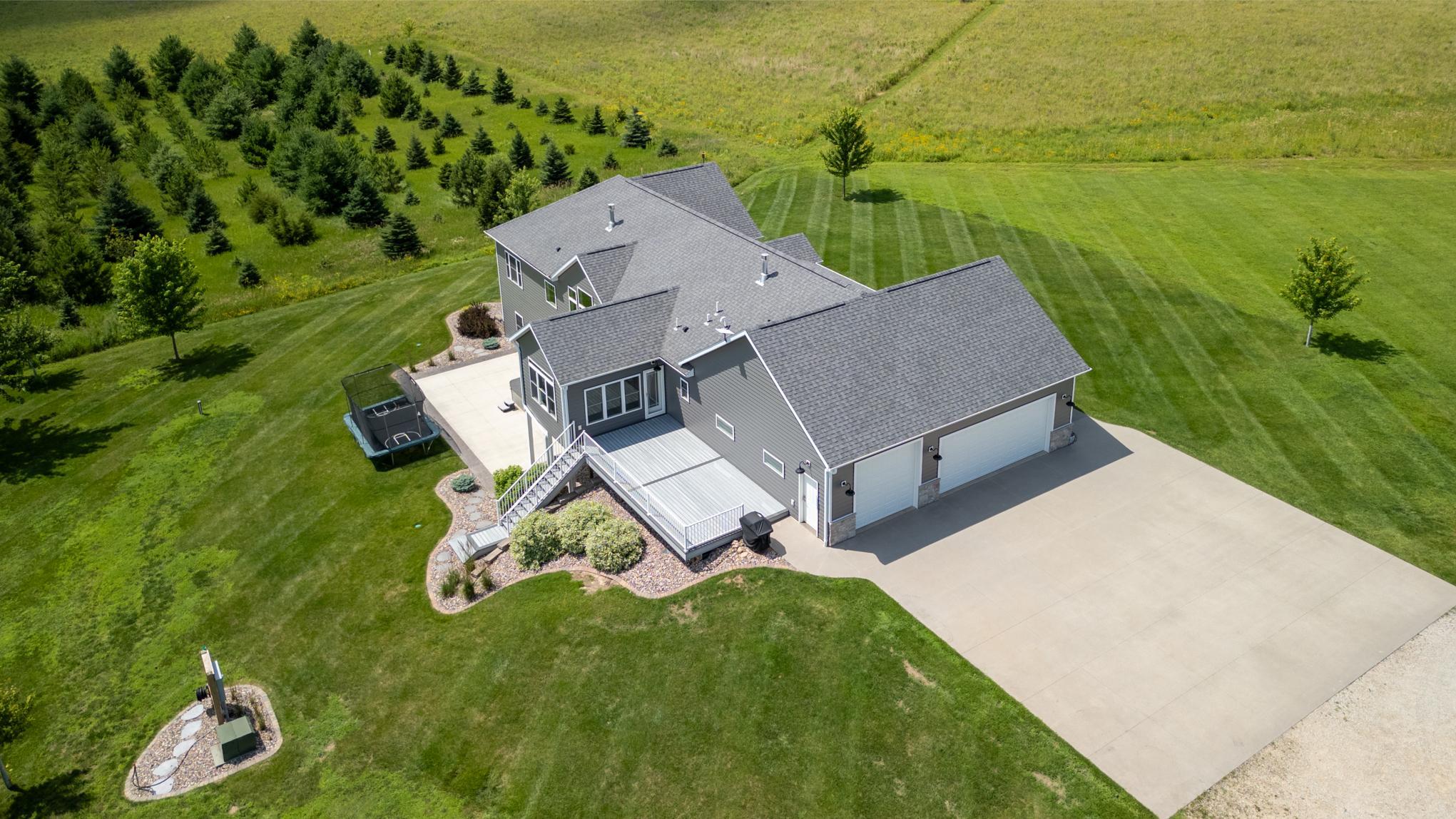 5490 College View Road E Property Photo 15