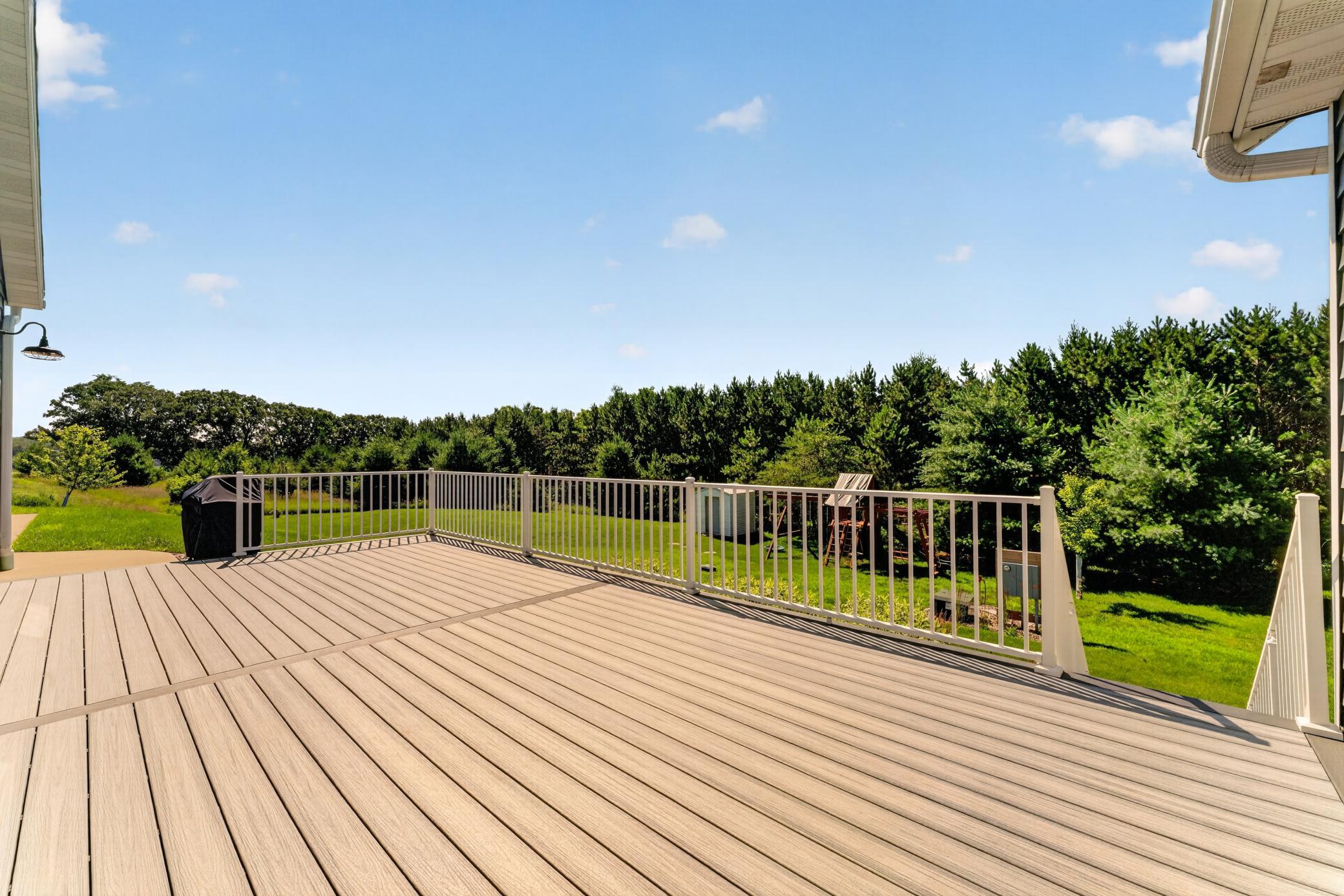 5490 College View Road E Property Photo 28
