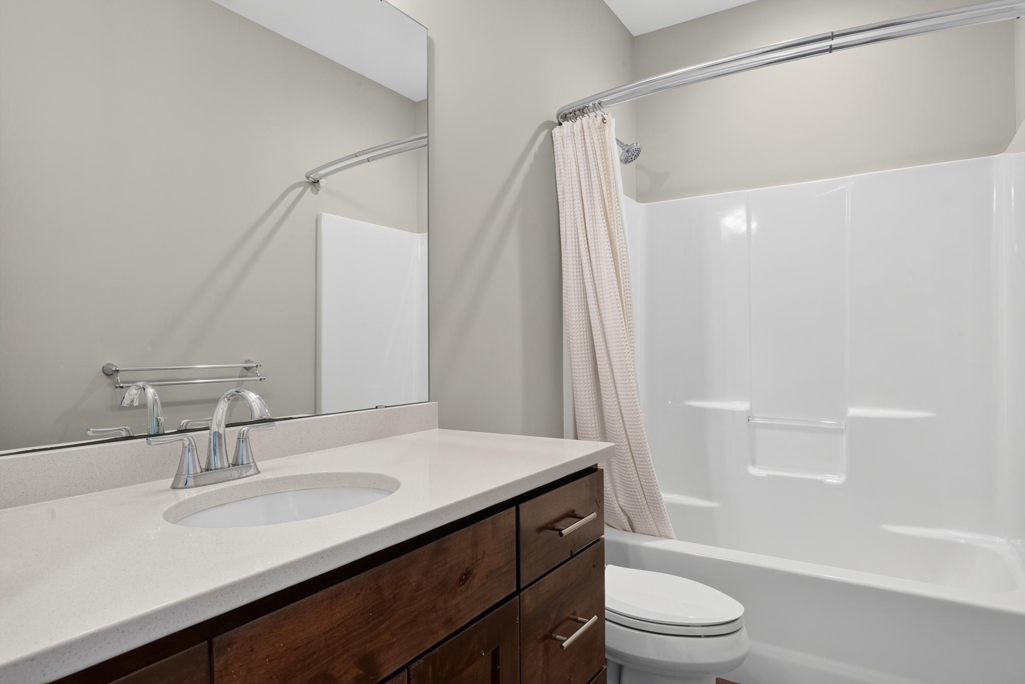 5490 College View Road E Property Photo 40