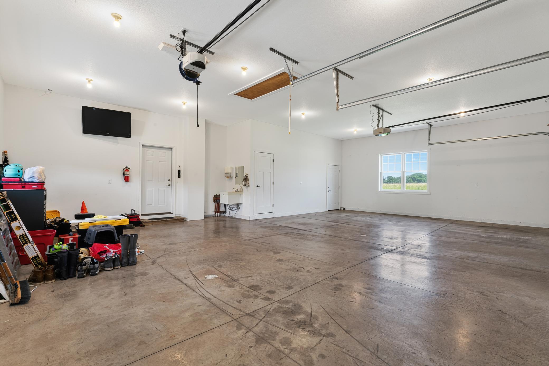 5490 College View Road E Property Photo 52