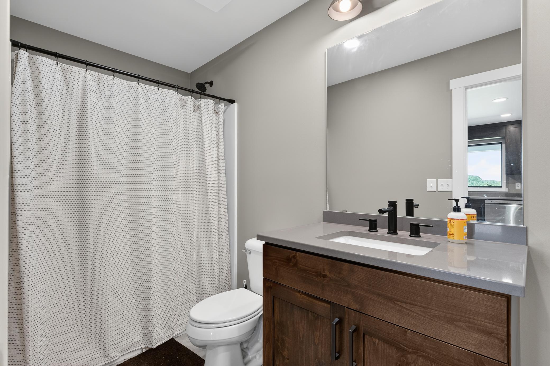 5490 College View Road E Property Photo 57