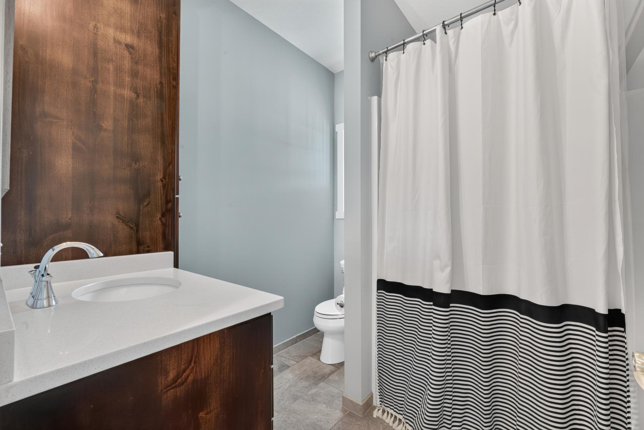 5490 College View Road E Property Photo 58
