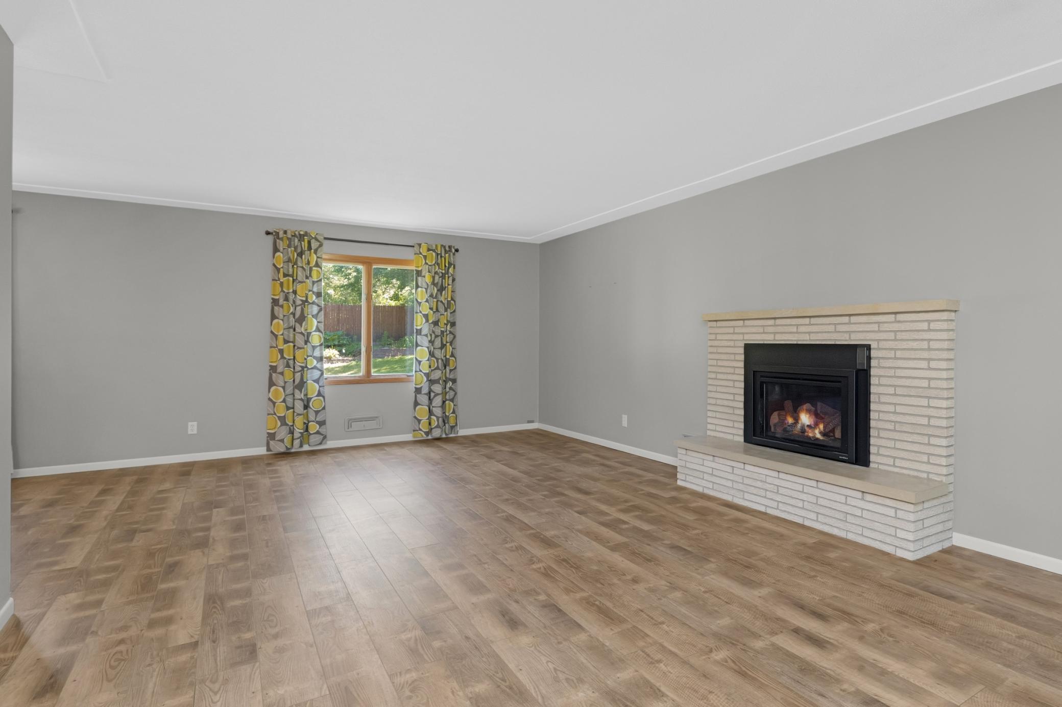 13513 Colfax Avenue S Property Photo 6