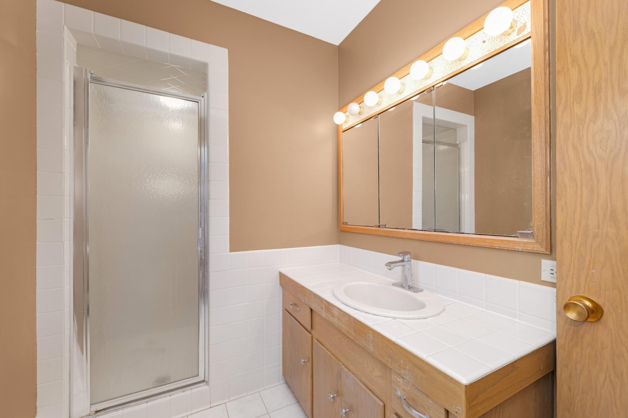 13513 Colfax Avenue S Property Photo 25
