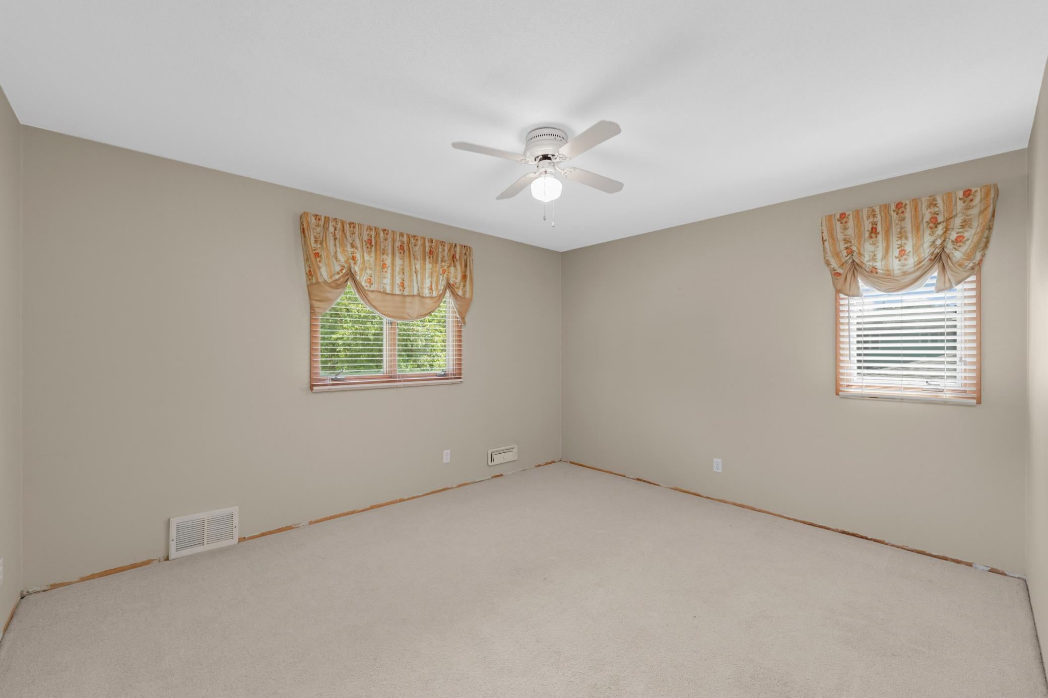 13513 Colfax Avenue S Property Photo 28