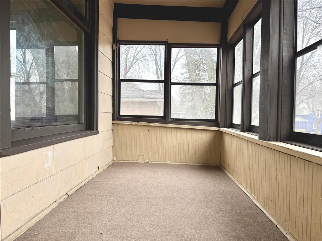 869 Lawson Avenue E Property Photo 2