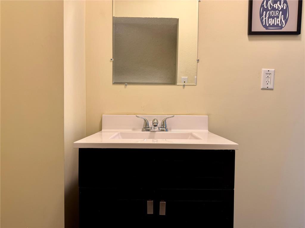 869 Lawson Avenue E Property Photo 12